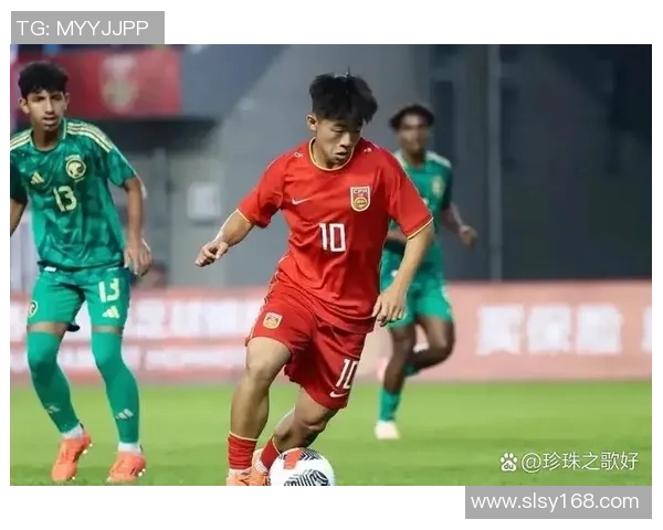 掌握踢足球姿势的技巧与要领助你成为球场上的明星球员 掌握踢足球姿势的技巧与要领助你成为球场上的明星球员